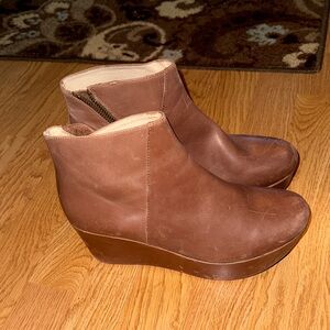 Chic Brown Wedge Ankle Boots